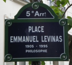 fontaine place Emmanuel Levinas place Emmanuel Levinas