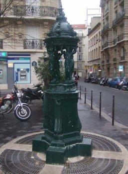 fontaine wallace place Baret Fontaine Wallace XVIIeme Paris